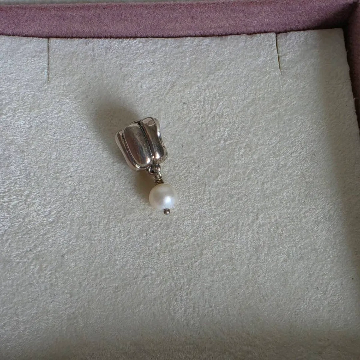 Pandora charm with pearl drop and purple gemstone - Image 2