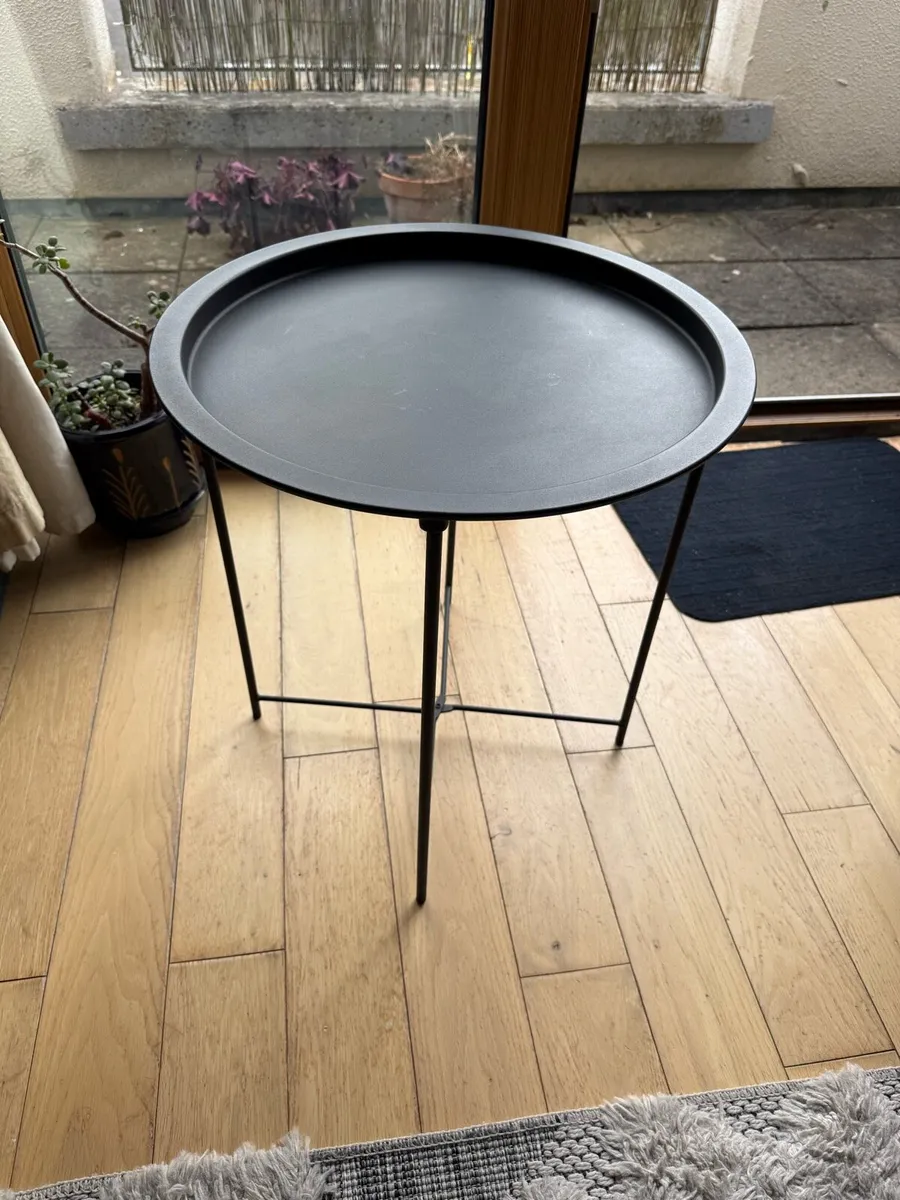 Black side table