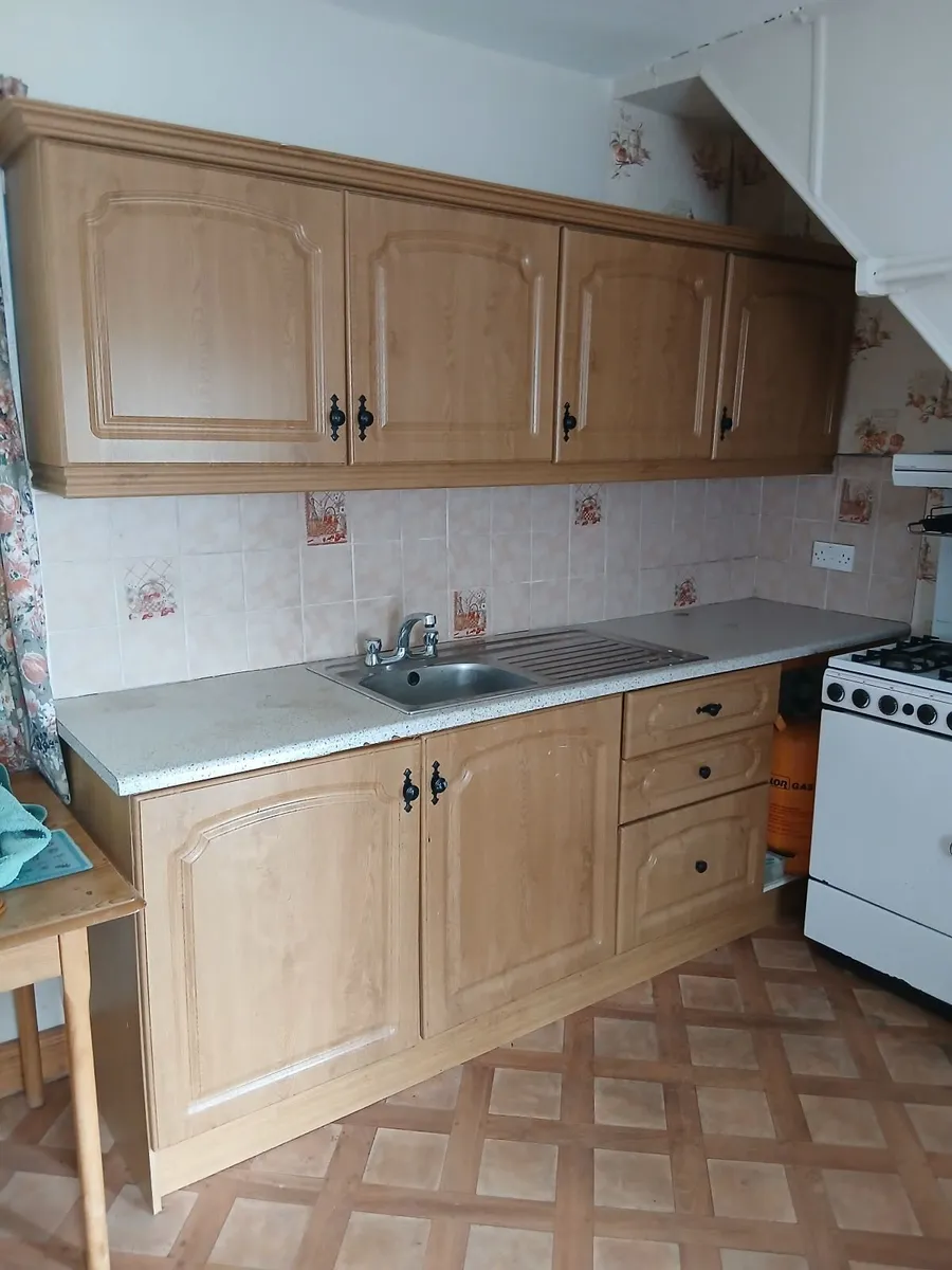 Kitchen Units - Image 1