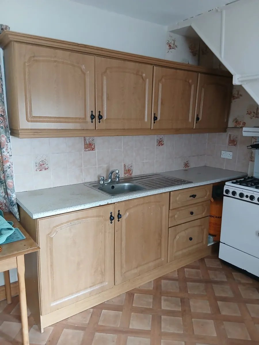 Kitchen Units - Image 2