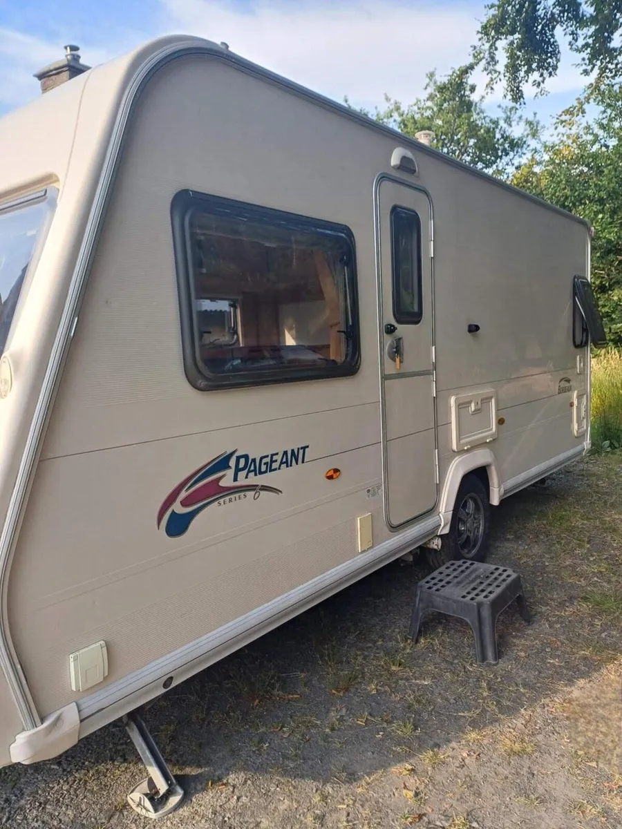 Bailey 4/5 berth fixed bed and Full Awning - Image 2