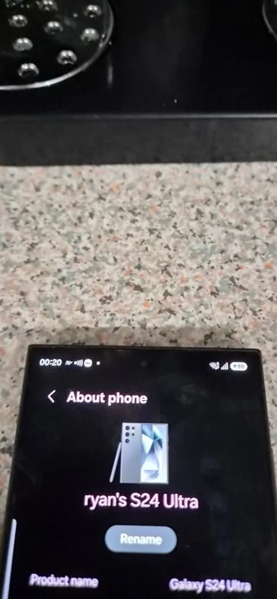 Screen in perfect condition and with s pen and mag safe case - Image 2