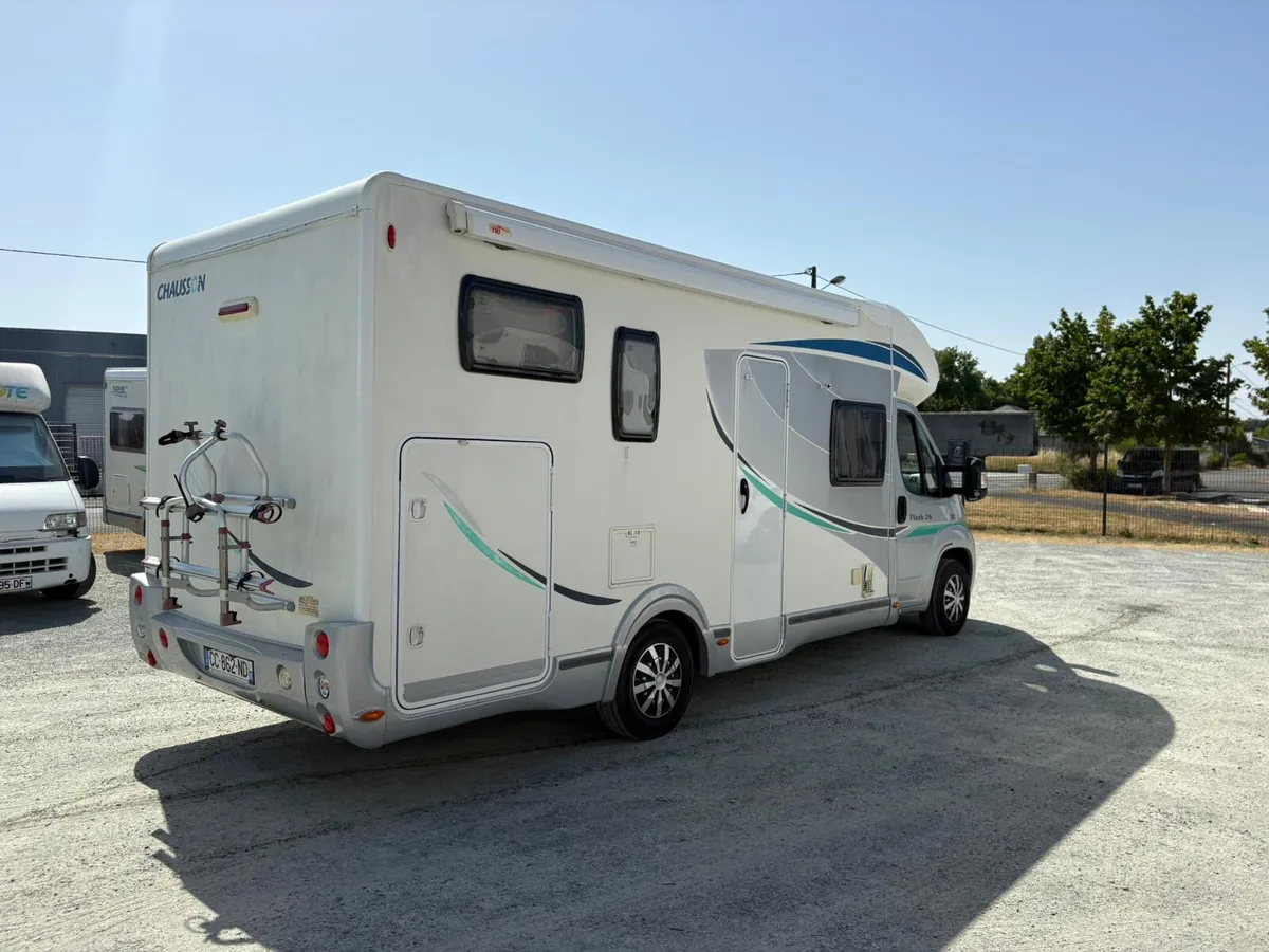 CHAUSSON 4 BERTH FIX REAR BED & FRONT DROP DOWN - Image 4