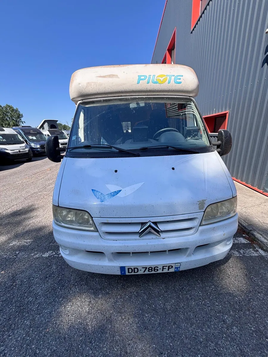 PILOTE P68 LO-PROFILE FIXED REAR BED CVRT JULY 27 - Image 2