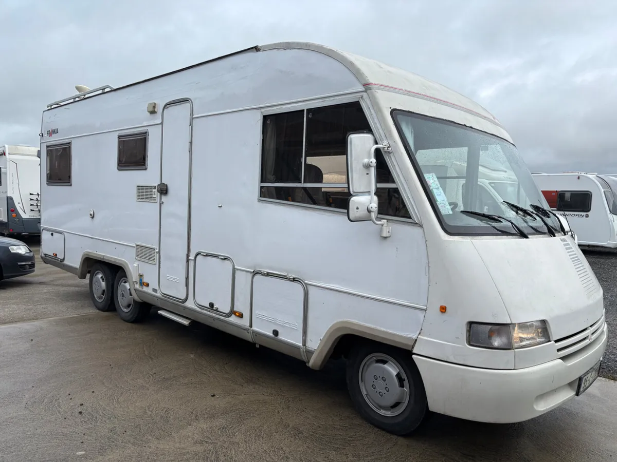 FRANKIA A CLASS  6 BERTH TAG AXLE C1 LICENCE  LHD - Image 4