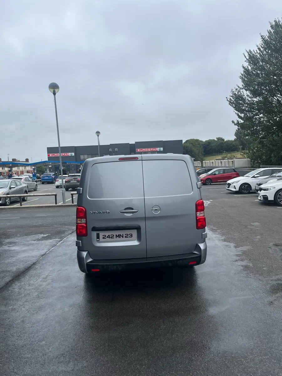 Opel Vivaro 242 manual - Image 4