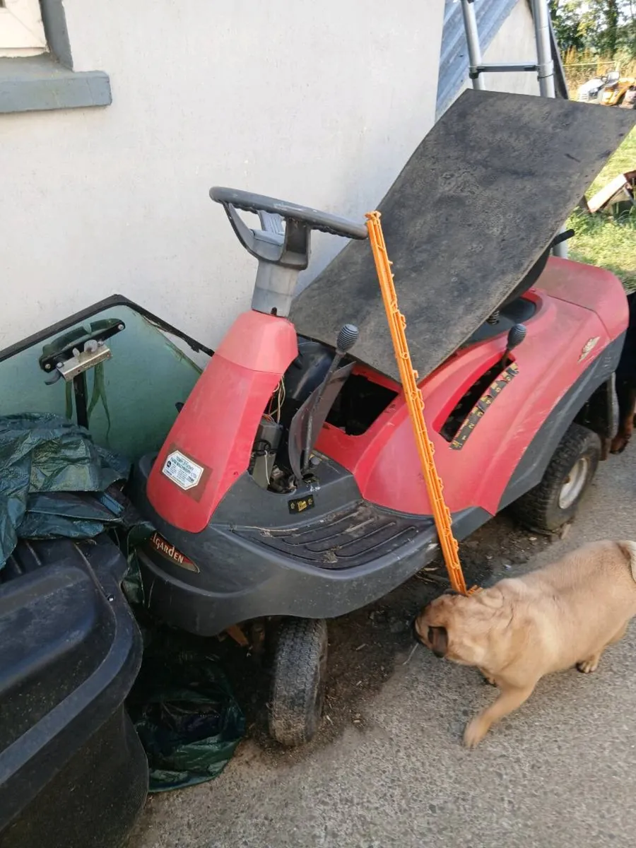 Garden  equipment - Image 1