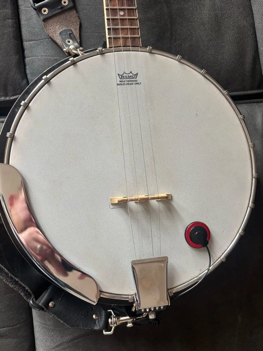 Tenor Banjo with plug in - Image 3