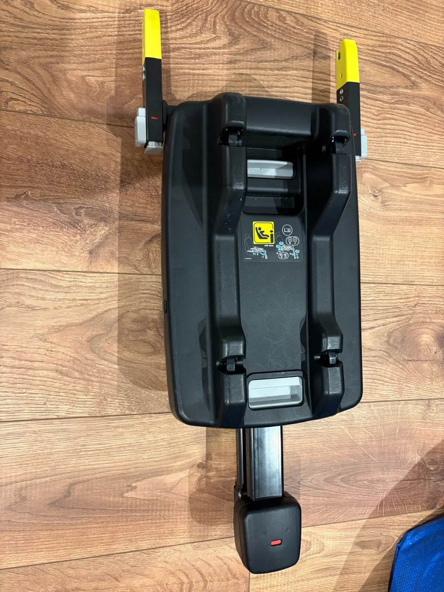 Isofix base - Image 1
