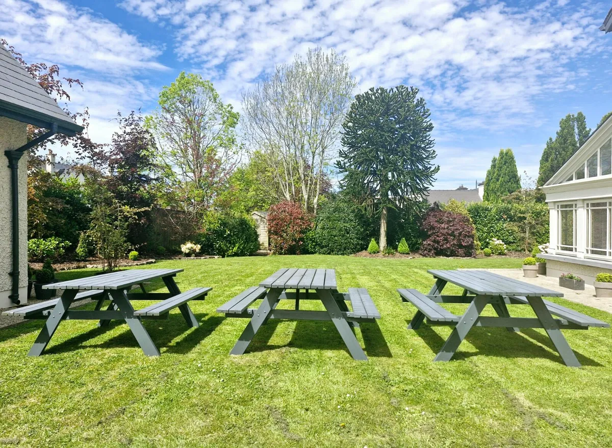 Garden Table and seats - Image 2