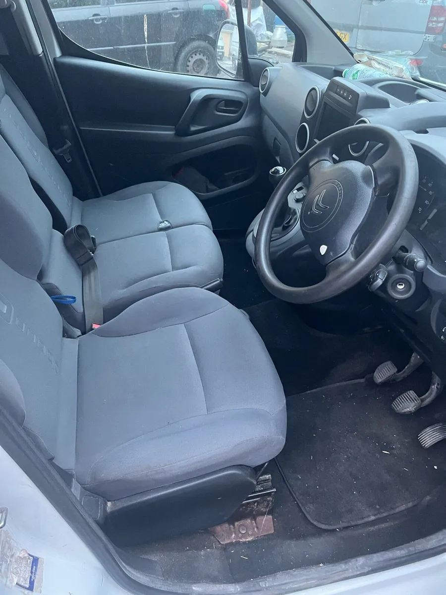 3 Seater Berlingo Van - Image 4