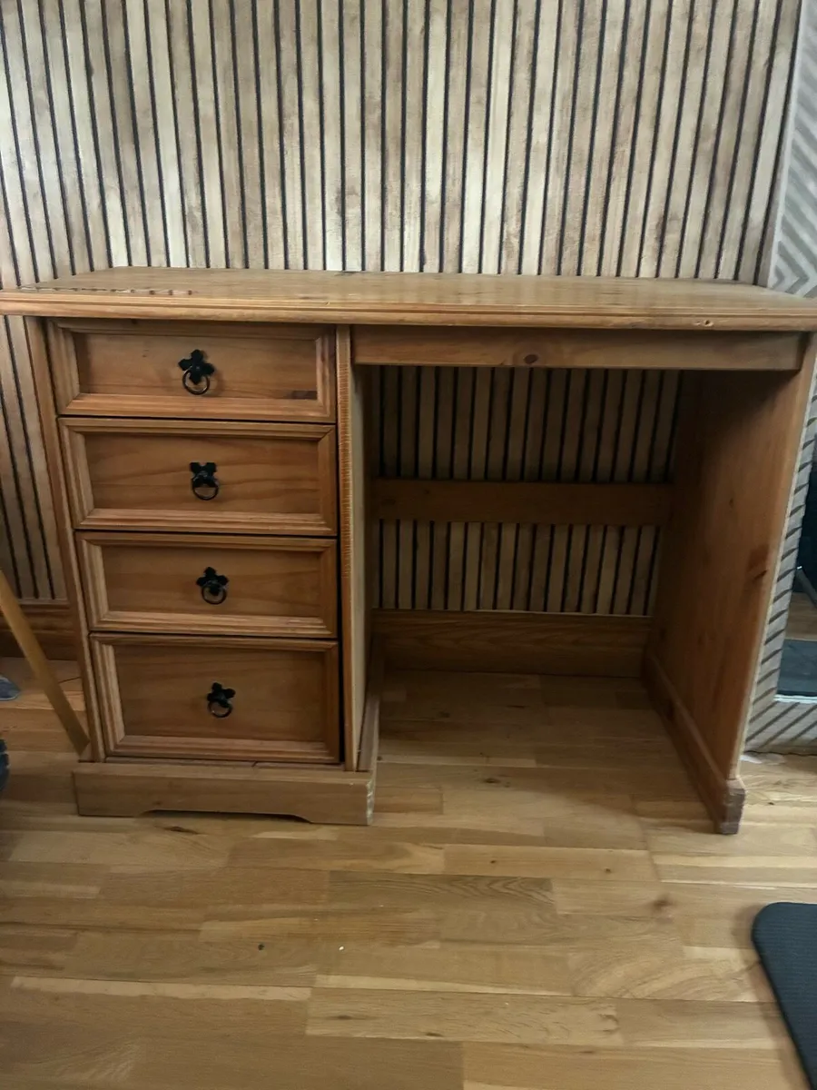 Desk - Image 2