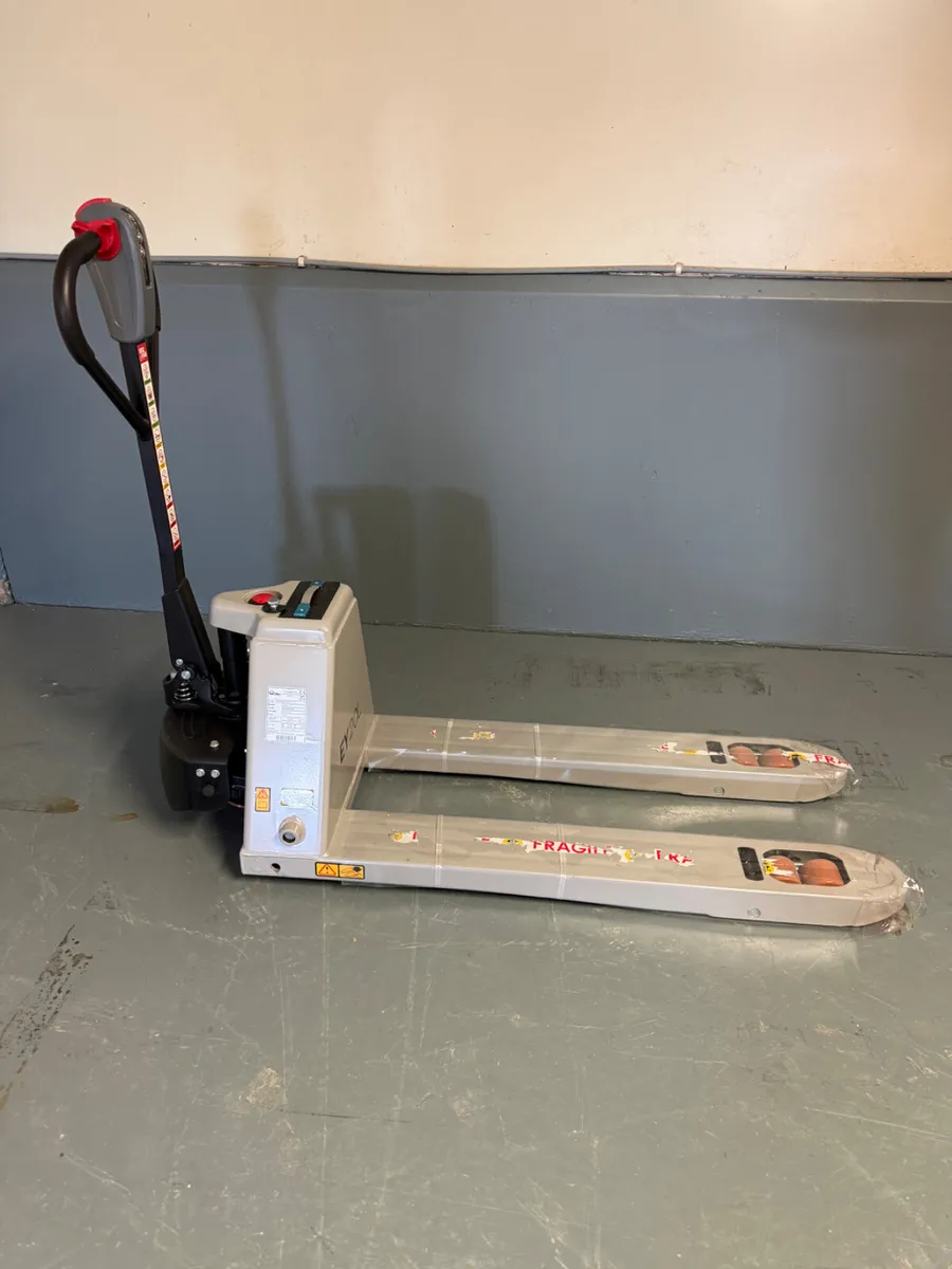 Pallet Truck - Image 1