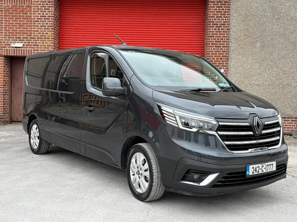 Renault Trafic 2024 low KM's - Image 3