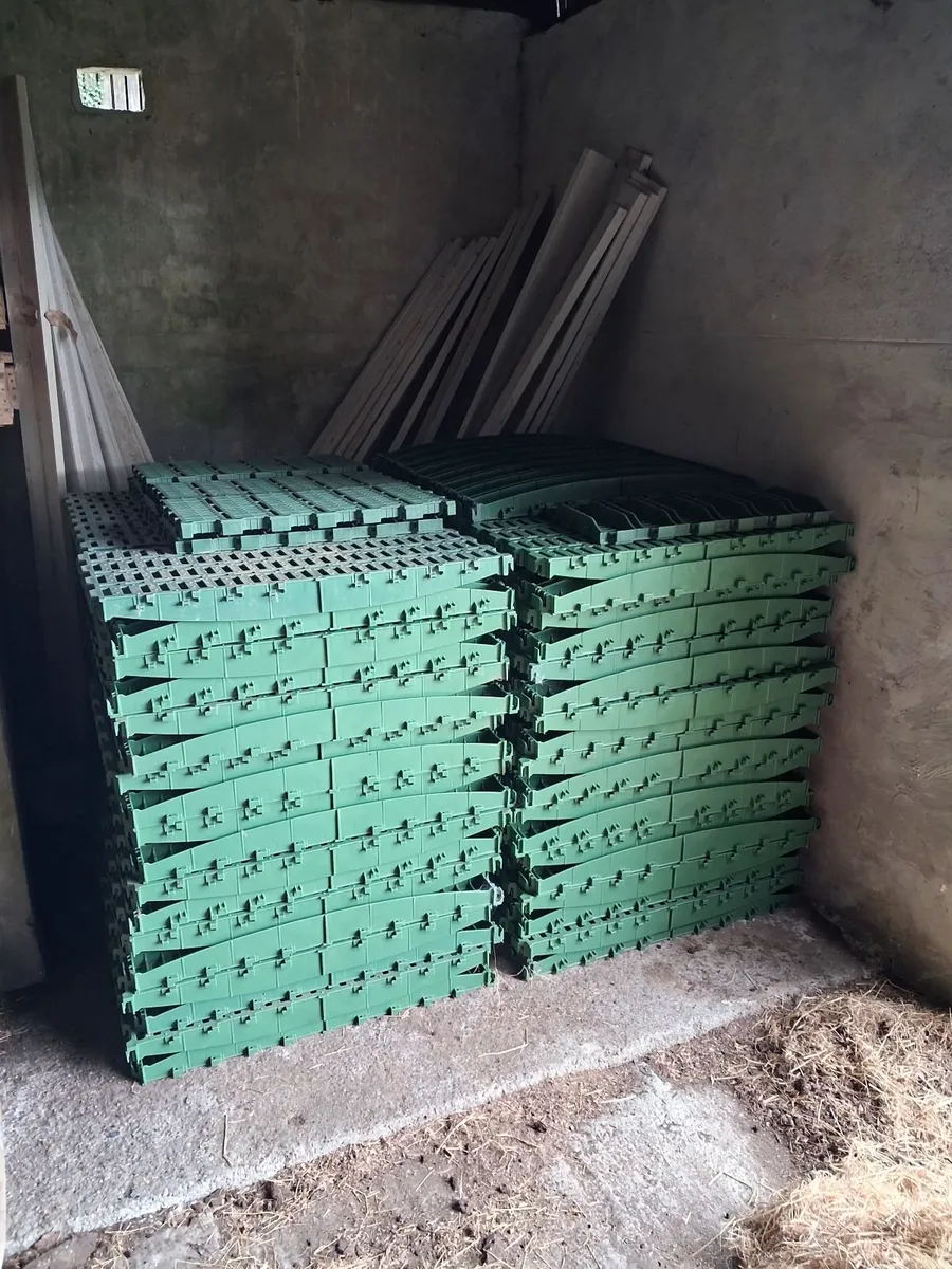 Sheep slats - Image 1