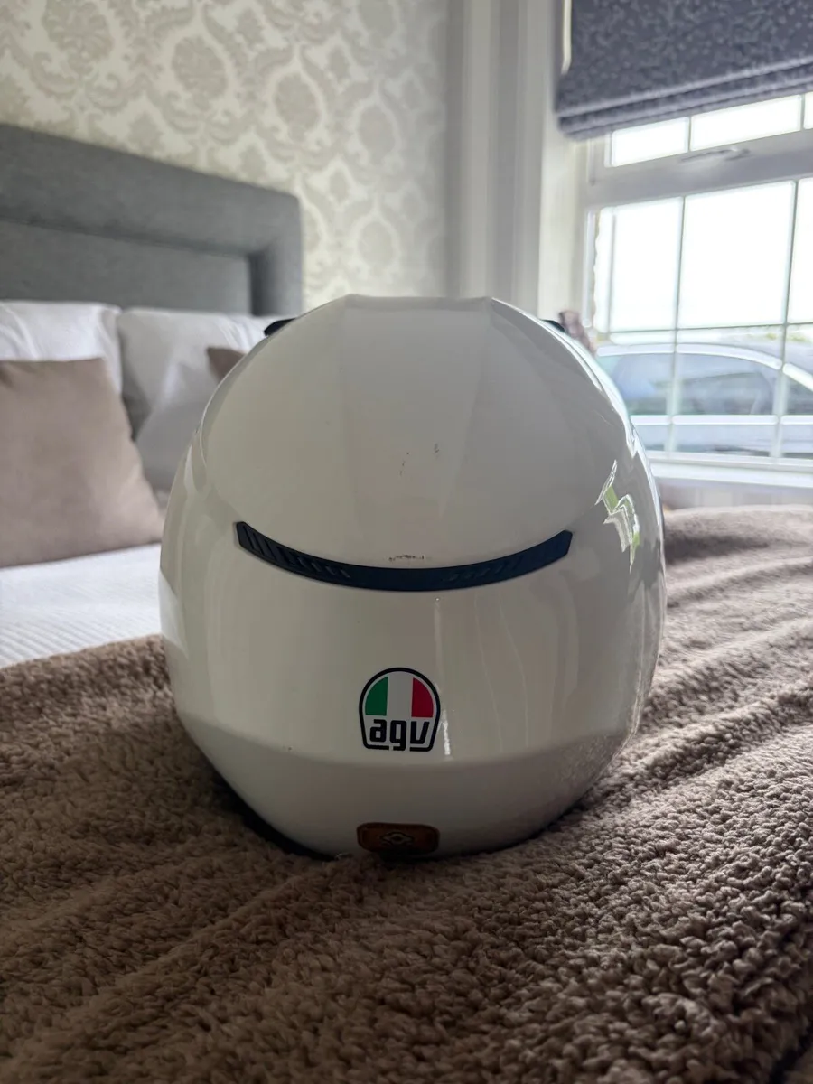 Motorcycle Helmet - Image 3