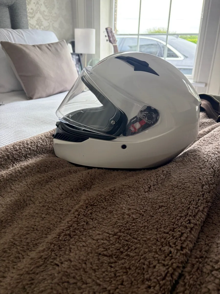 Motorcycle Helmet - Image 4