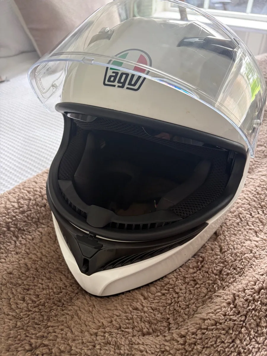 Motorcycle Helmet - Image 1