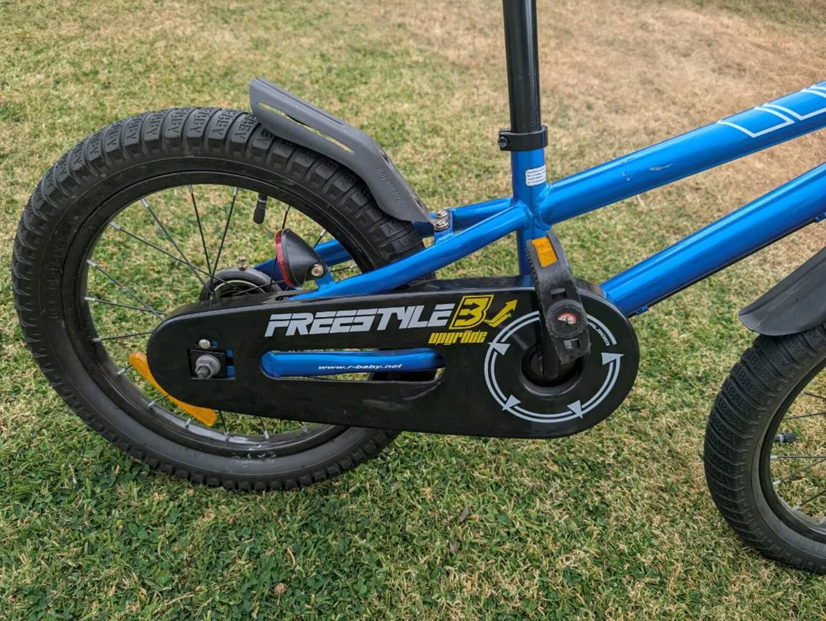 Boys 16 inch bike - Image 2