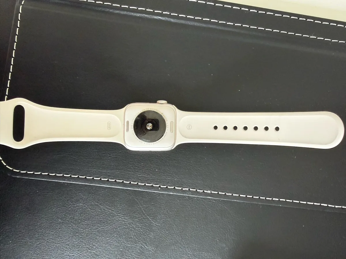 Apple SE 3 GPS + Cellular 40mm Starlight s/m - Image 2
