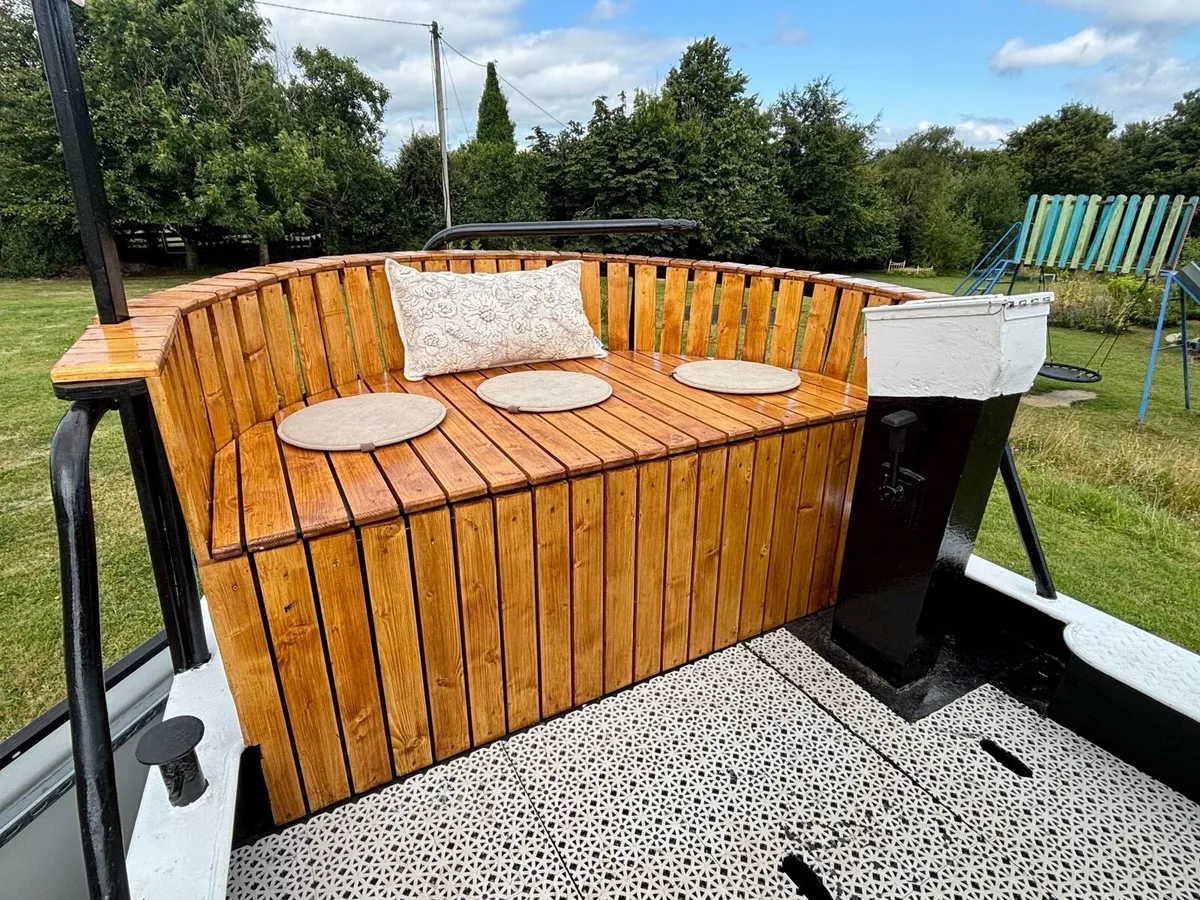 45ft long Narrowboat Fully Renovated - Image 4