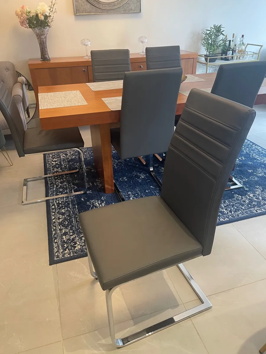 Dining chairs - Image 2