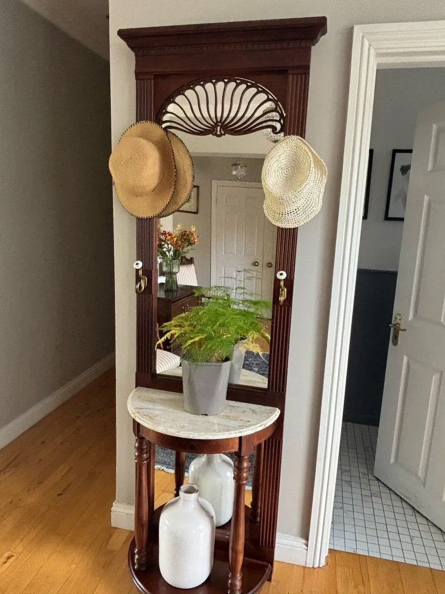 Hat stand - Image 1