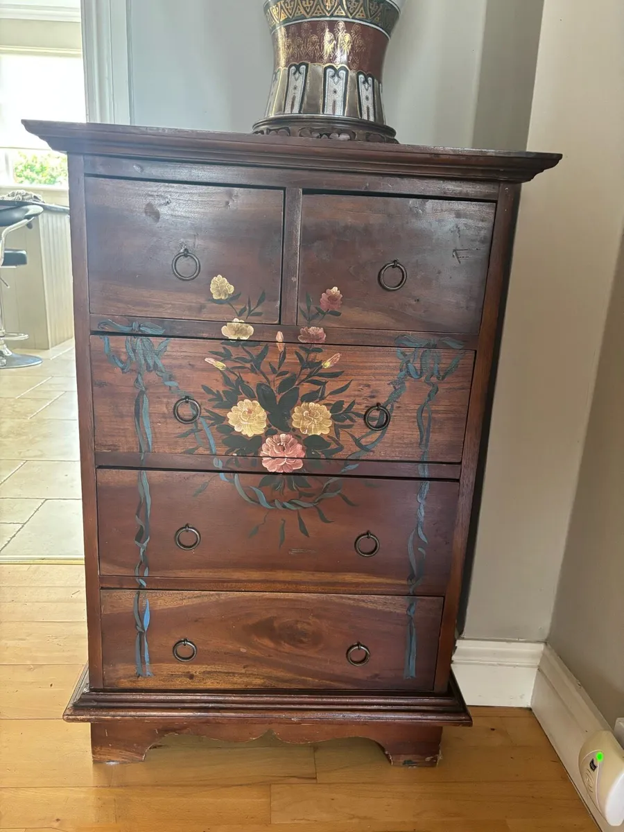 Occasional table/drawers