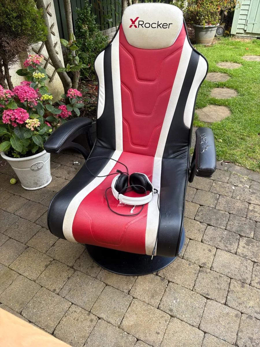 Gaming Seat and Desk - Image 3