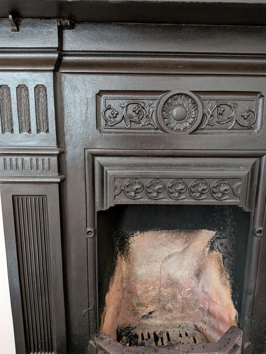 Cast iron fireplace - Image 4