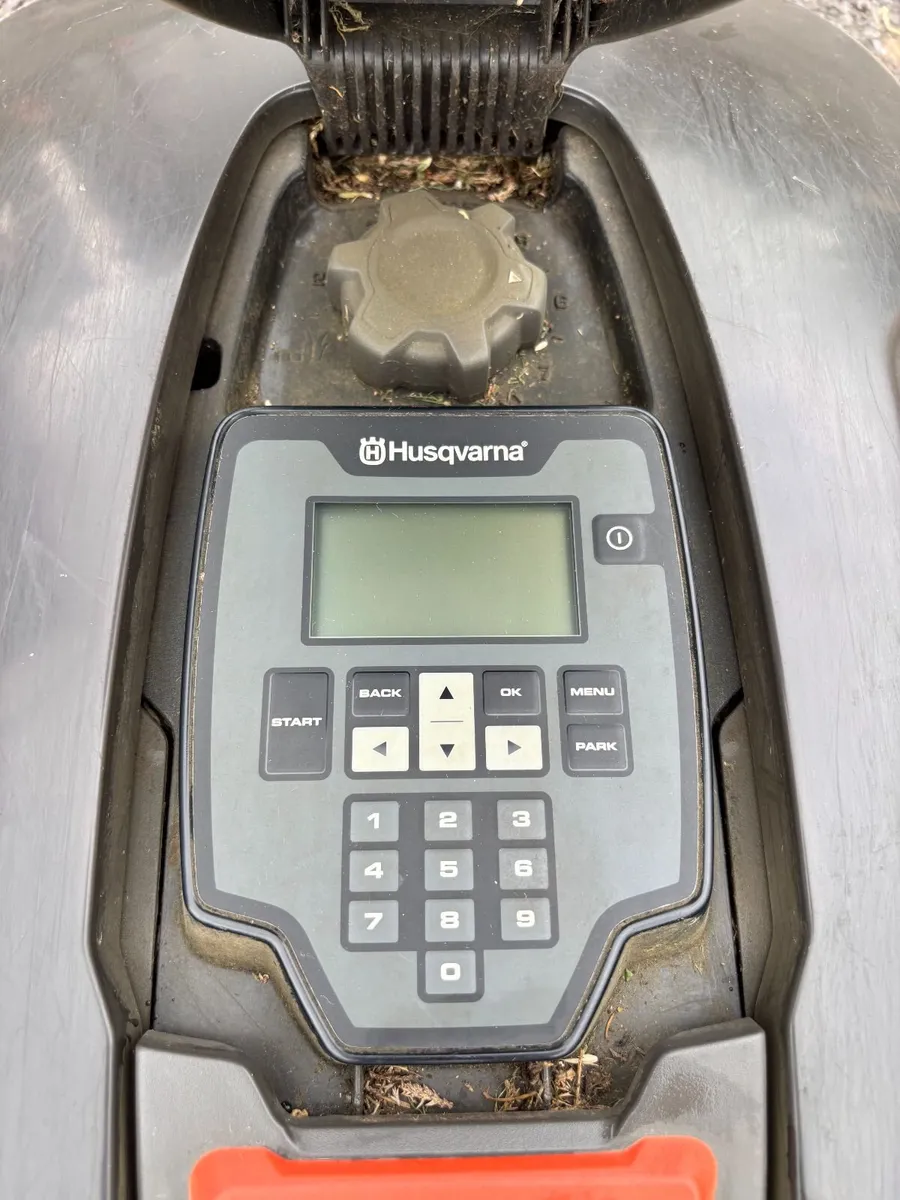 Husqvarna Automower 310 Mark II (2023) - Image 2