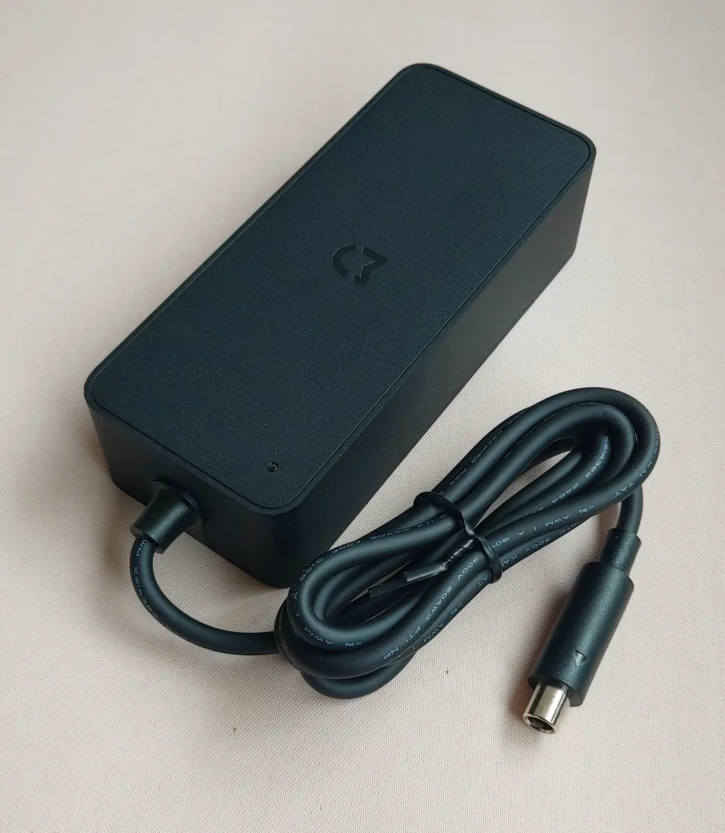 Xiaomi Mi365 original battery charger 42V - Image 1