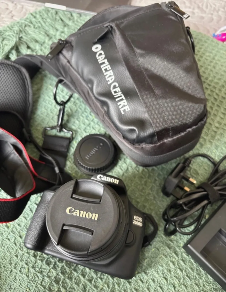 Canon Camera Bundle - Image 1
