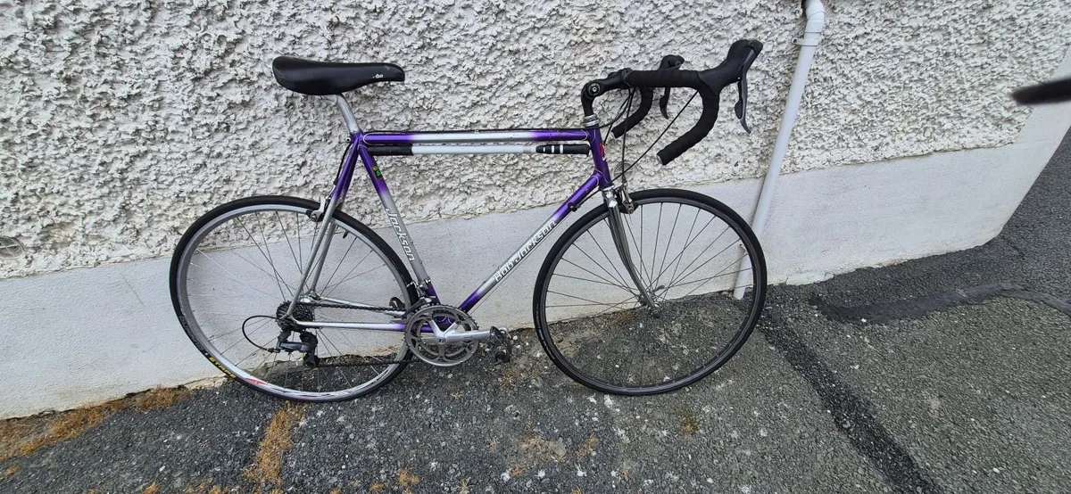 Bicycles, 4 bike car rack, pub style fuzzball tabl - Image 3