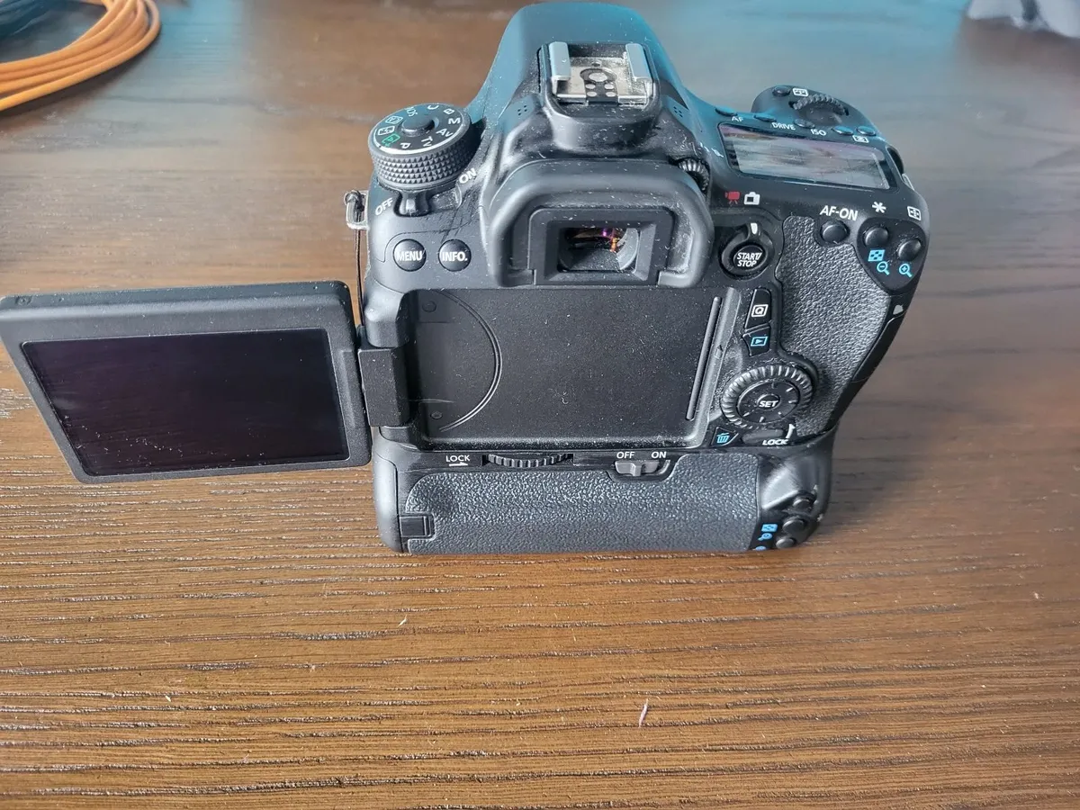 Canon EOS 70D Camera -Lenses and Accessories - Image 3