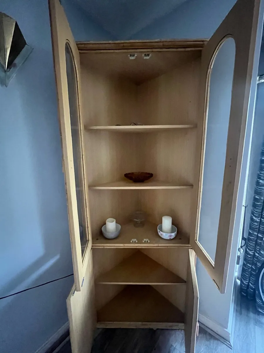 Vintage Rattan Corner Display Cabinet with Glass - Image 3
