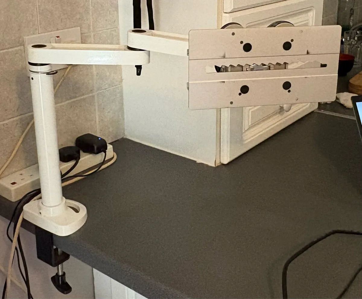 acer aspire 5 A515-56G-50LK + monitor + stand - Image 3