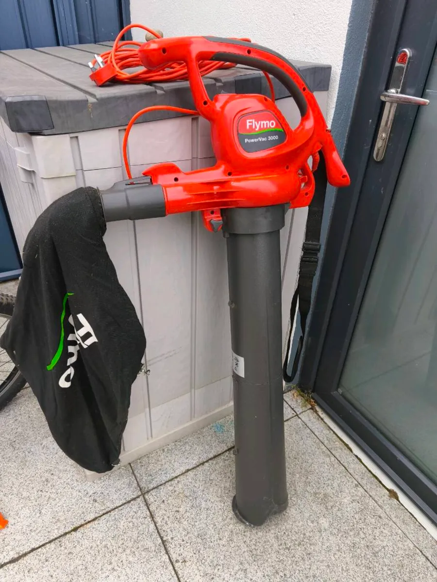 Electric Garden Vacuum - Excellent Condition