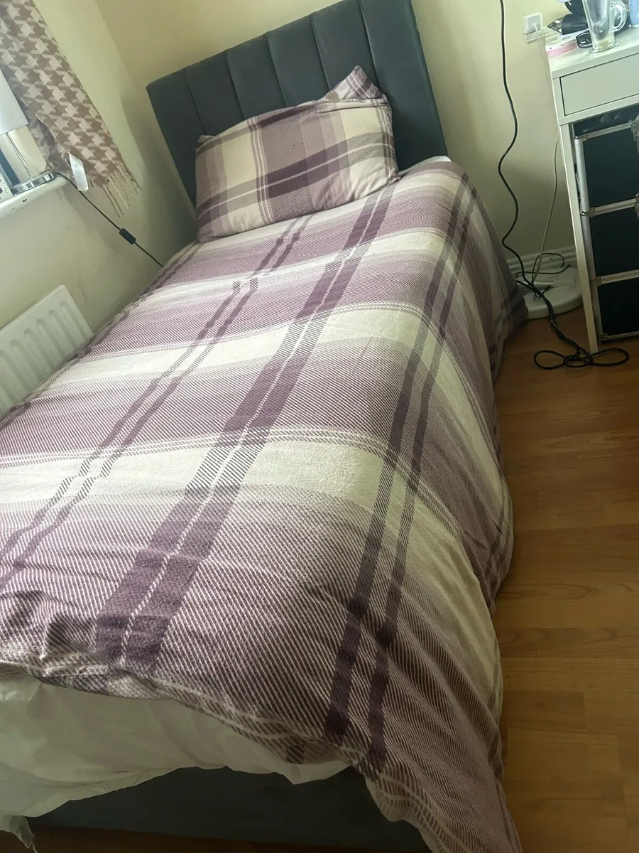 single bed including mattress - Image 1