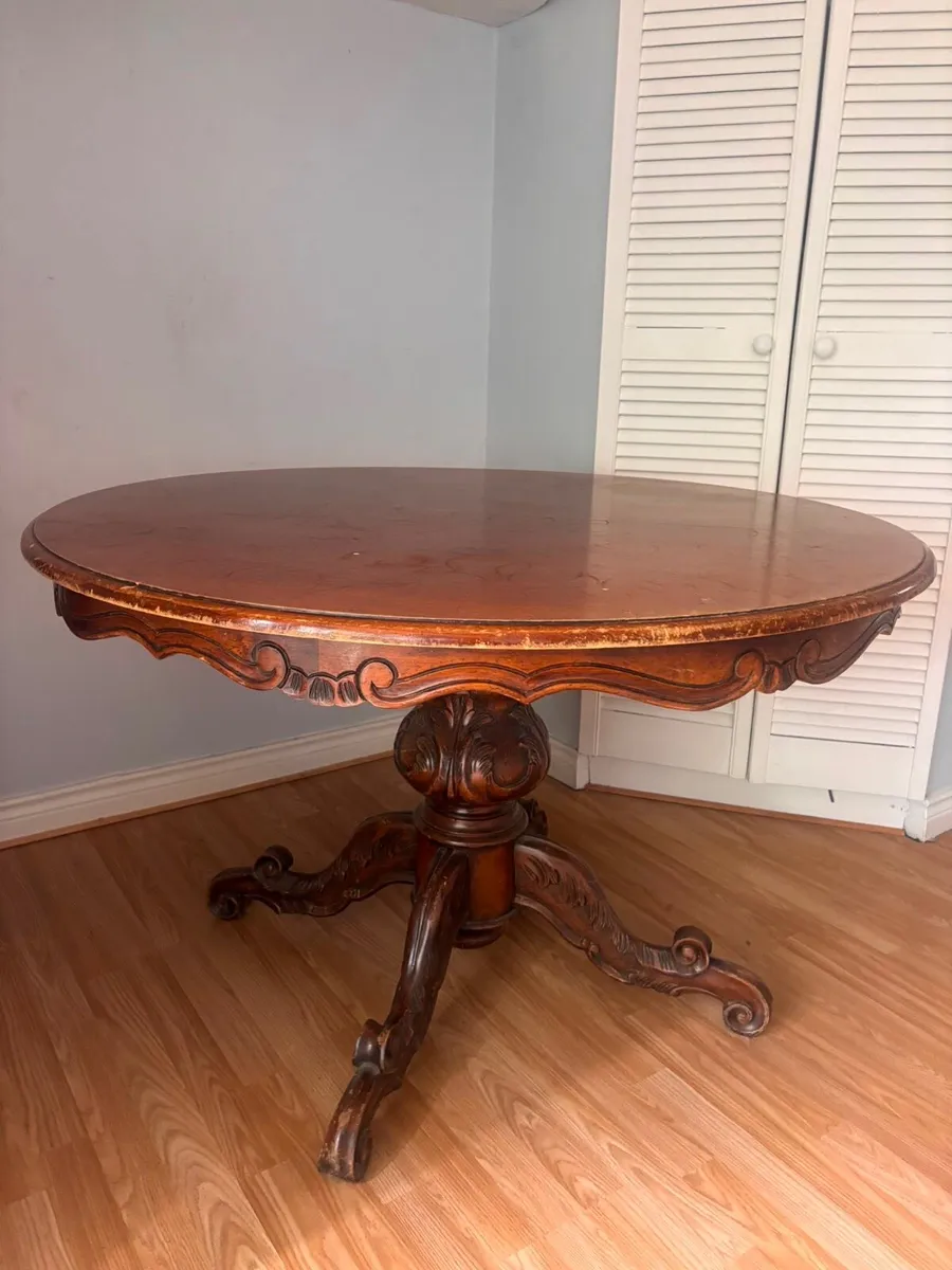 Antique Oval Carved Pedestal Table (2 chairs inc) - Image 1