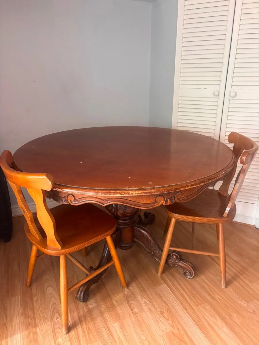 Antique Oval Carved Pedestal Table (2 chairs inc) - Image 3