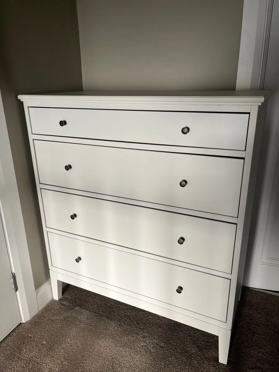 Chest of 4 drawers