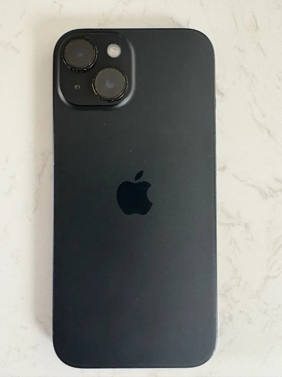 iPhone 15 - Image 4