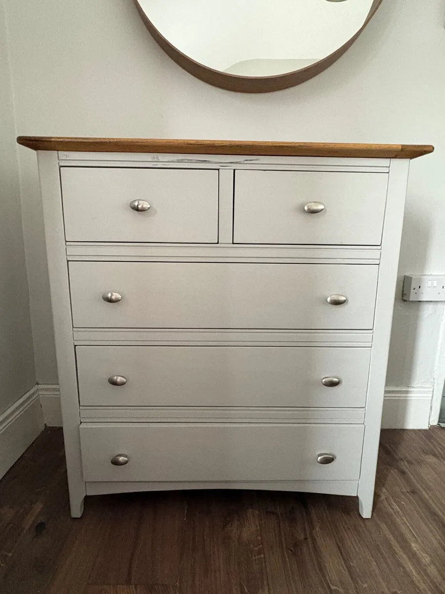 Chest of drawers and bedside cabinet - Image 2