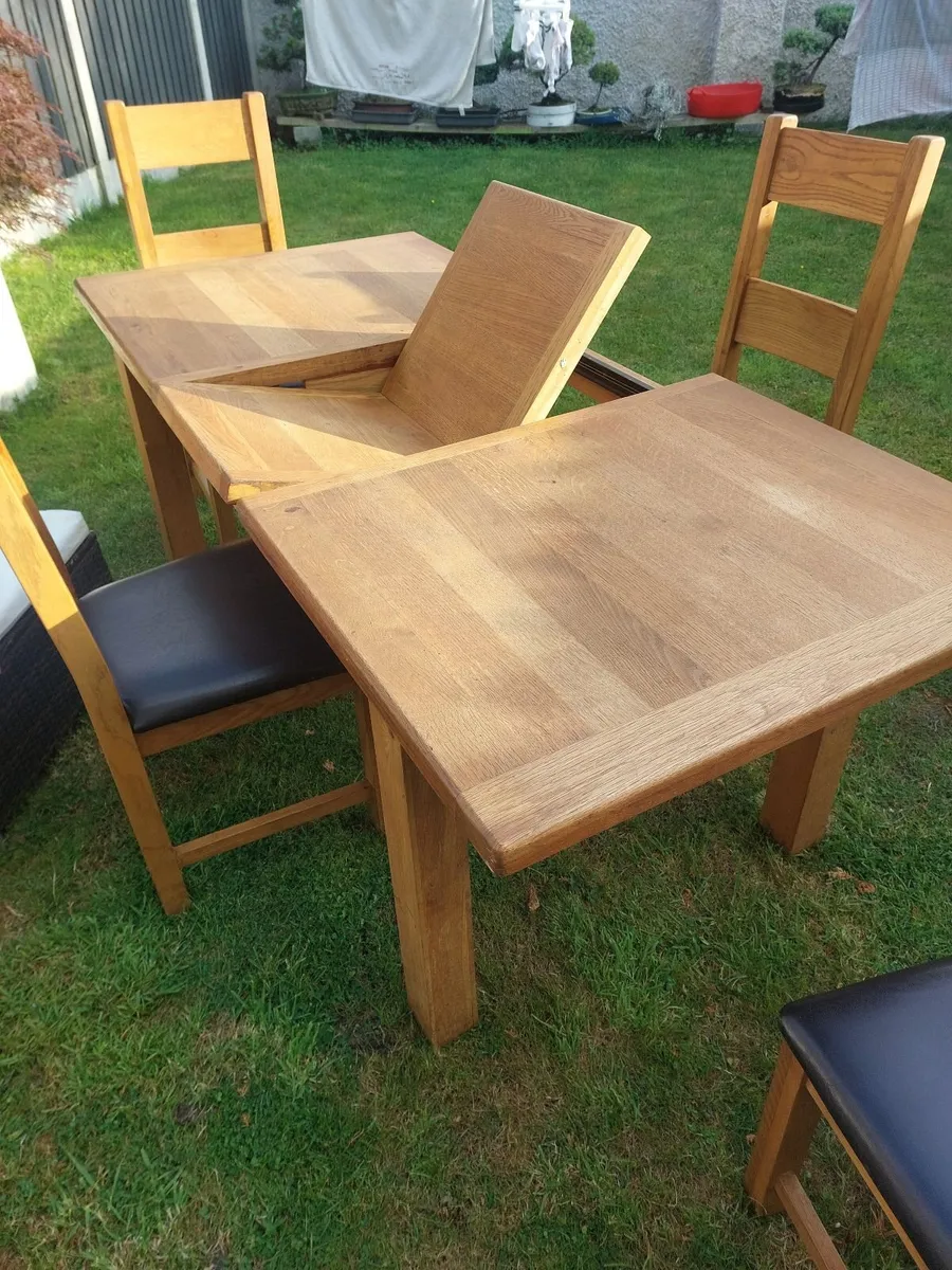 Oak kitchen/dining table - Image 3
