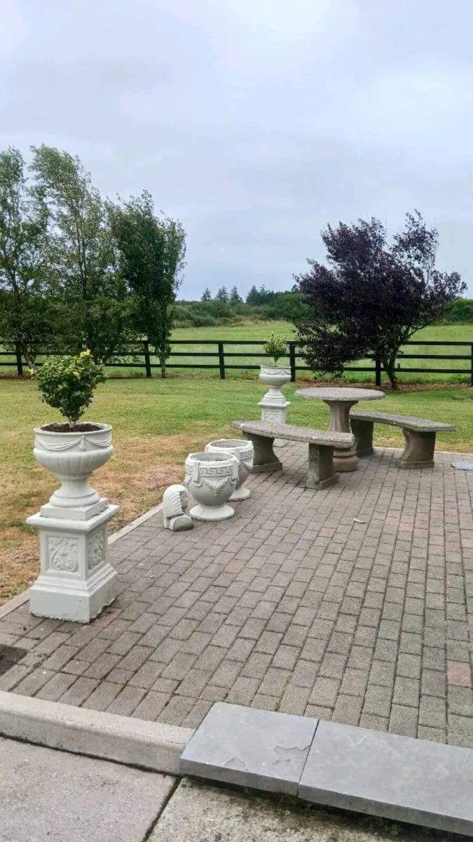 Concrete garden furniture / pots - Image 2