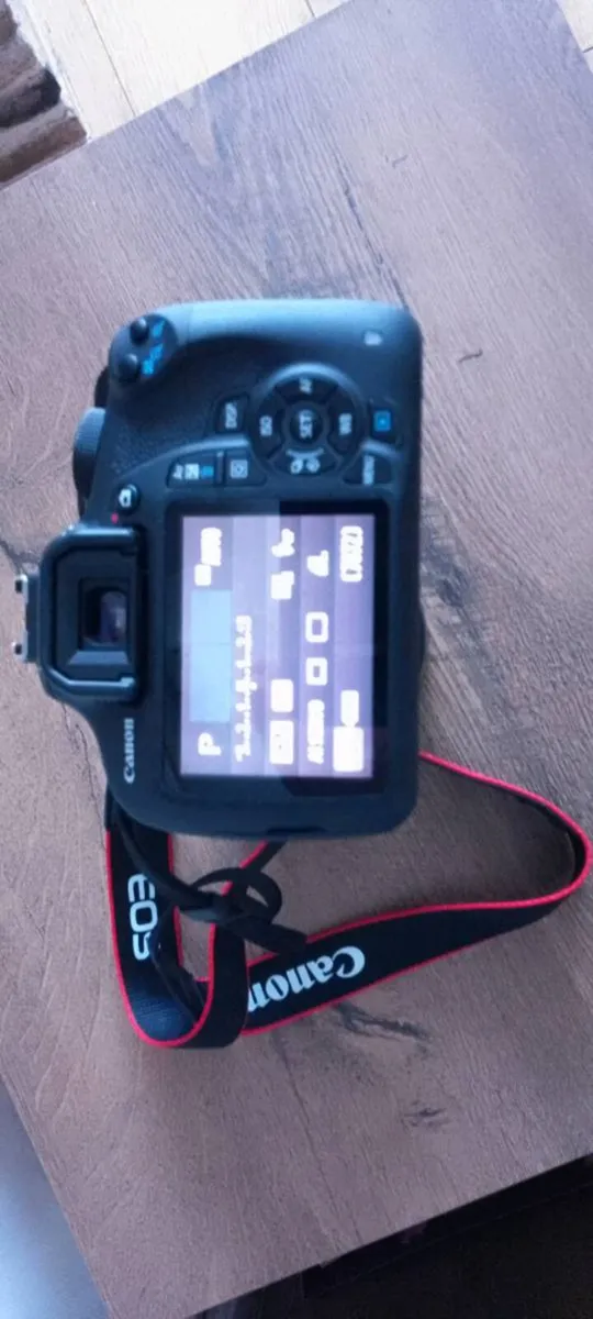 Canon EOS 1200D NEW! - Image 2