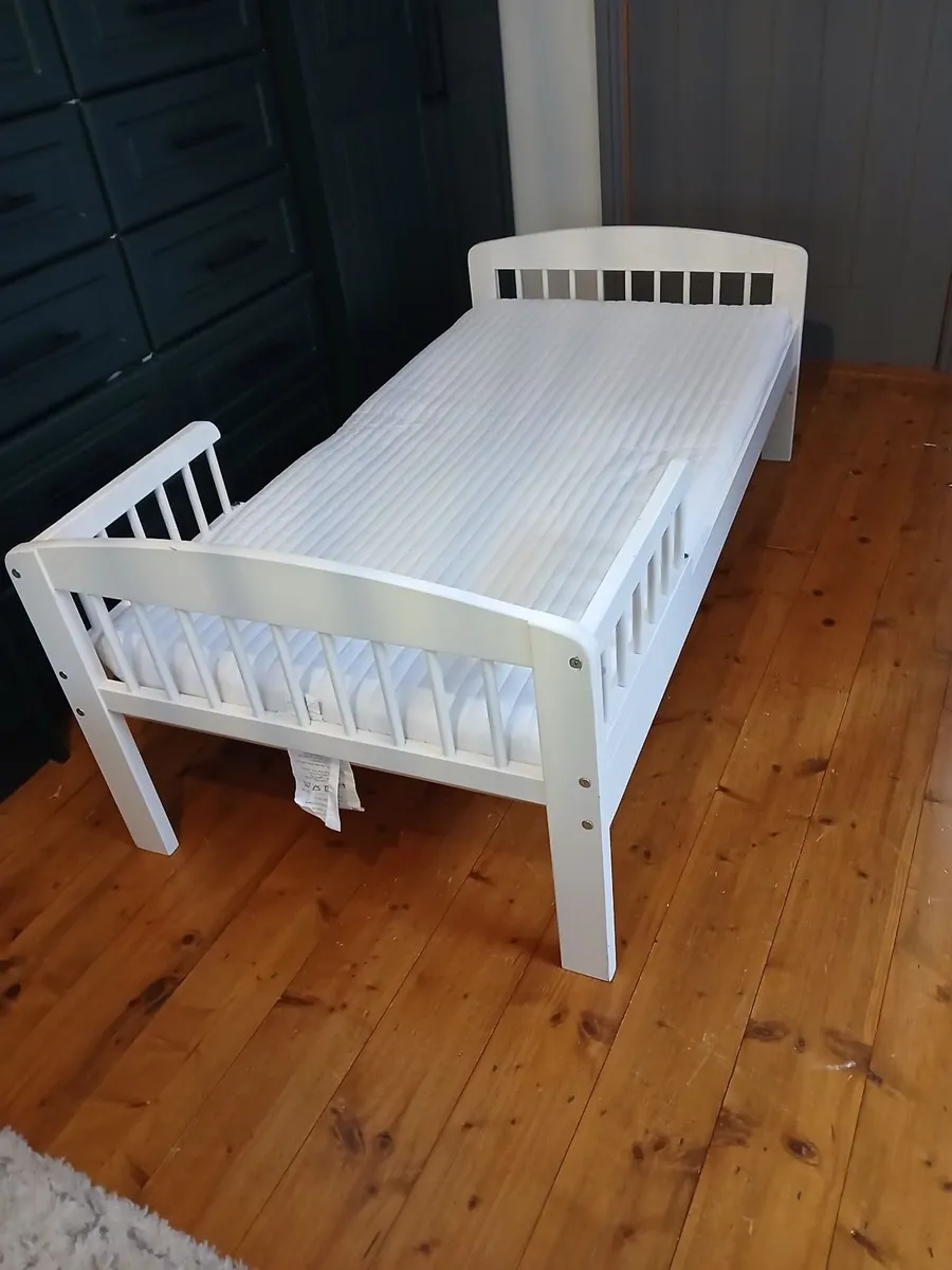Toddler bed - Image 2