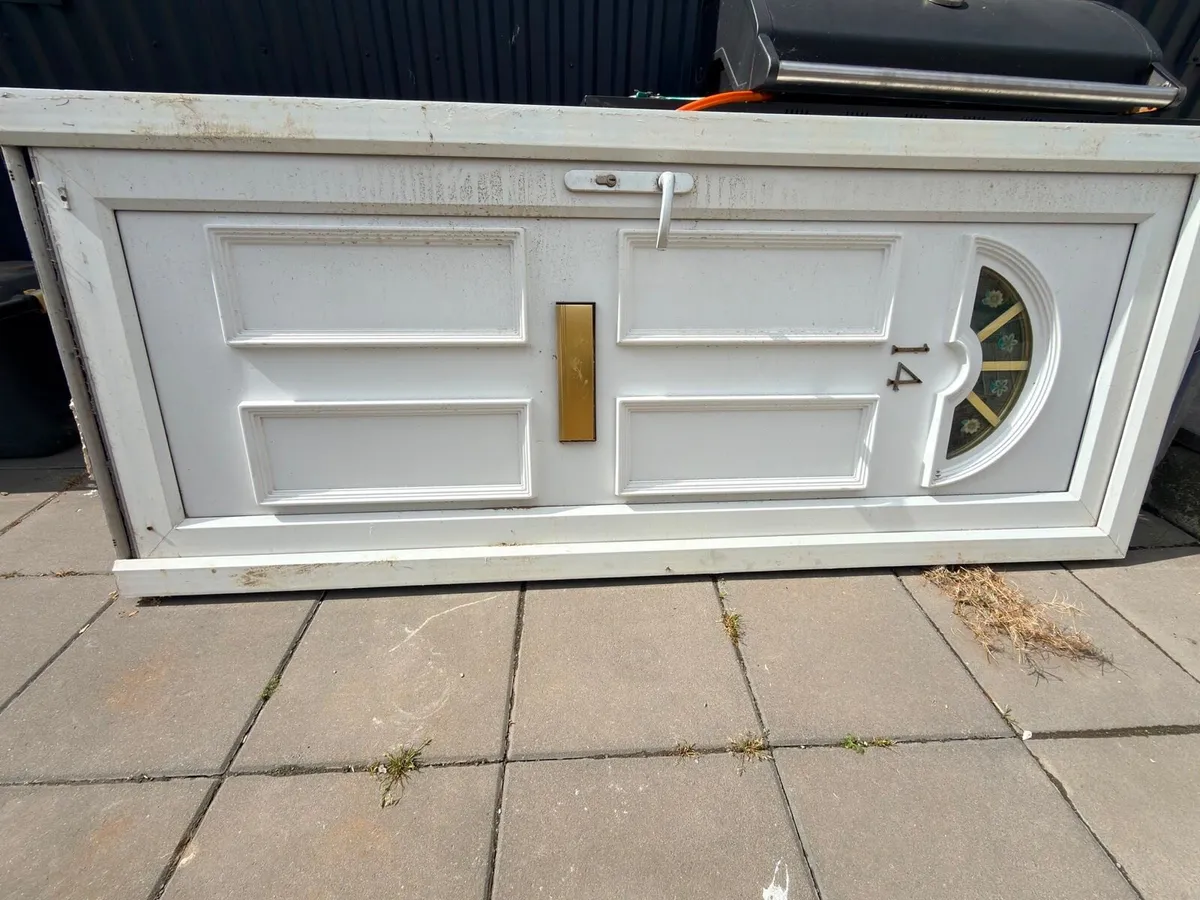 Front door - Image 2