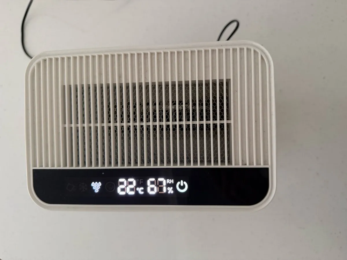 BAPHIYA Dehumidifier 2.5L - Excellent Condition - Image 4